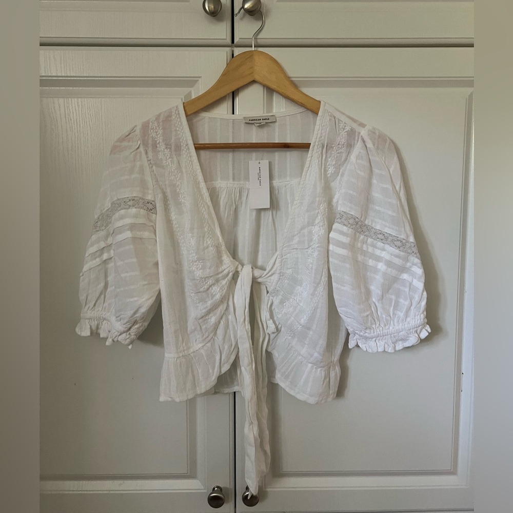 American Eagle White Broderie Crop Top Sz S - New with Tags